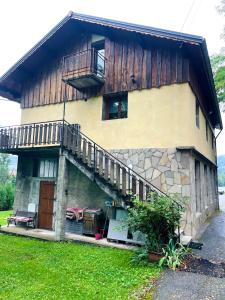 Maison de vacances avec grand terrain