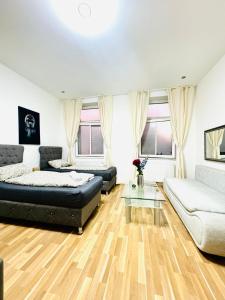 Chic Studio Apt for 5P, 12-Min Walk to Augarten