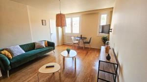 Appartements La Comete 4 Bedroom WiFi TV : photos des chambres