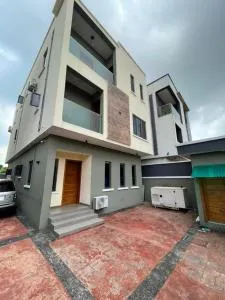 Lama Apartment & Suites - Magbon