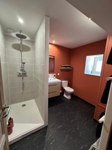 Maisons de vacances RoomAndX-LoveRoom-Caen-Bayeux : photos des chambres