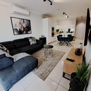 Ellipse Waterfall luxurious and modern apartment