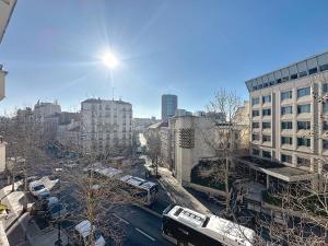 Modern and spacious, apartment near Paris