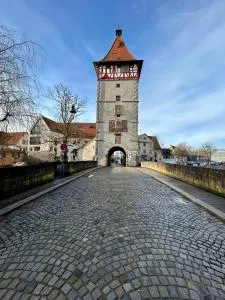 3D Smart TV, Zimmer mit Babybett und Arbeitsplatz im Stadtzentrum - Waiblingen