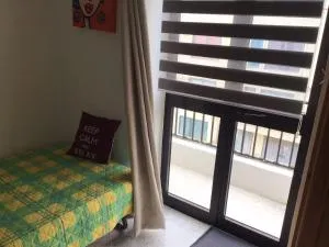 Private Bedroom with Balcony in Swatar - 比尔基卡拉