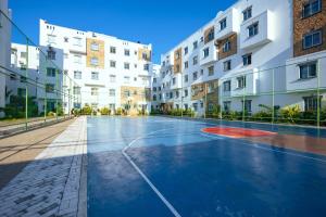 Modern Mombasa Stay Central 2BR, AC, Pool, Gym