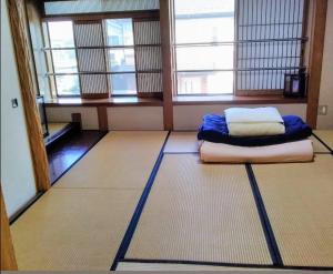 Ryokan Gallery Tokyo