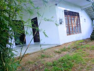 Eyons Place