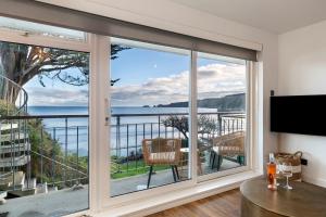 Beach Retreat - Sea Views Parking Beach Access