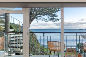 Beach Retreat - Sea Views Parking Beach Access