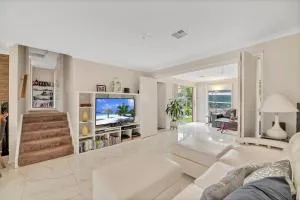 4 Bedroom Peaceful stay in Wright with plenty of room to be with family or friends - Lyons