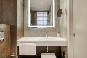 Classic Room with Queen Bed