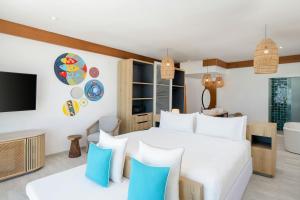 Le Mersenne Zanzibar, Autograph Collection