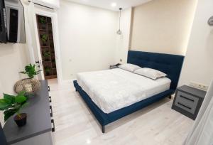 GQ Luxe Apartments In Alliance Palace