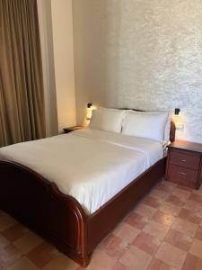 3 bedroom apartment next to playa and ibn batuta mall