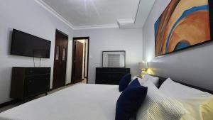 Luxury 2-Bedroom Suite adjacent AC Marriott Hotel New Kingston
