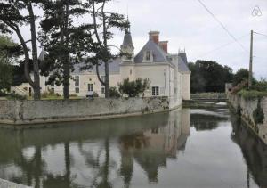 Appartements Appartement lumineux et cosy avec jardin vue sur chateau pres Port en Bessin, Bayeux et Omaha Beach : photos des chambres