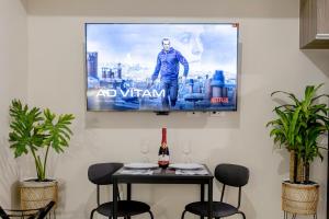 LUXX Suites McKinley with fast WIFI in BGC