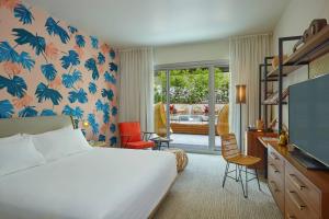 Pool Cabana, 1 King, Pool Access room in The Laylow Autograph Collection