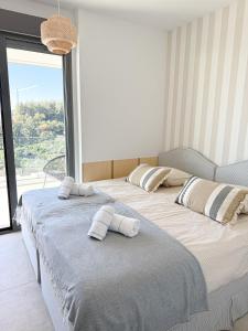 Eden 1 I Town House with Sea Views I