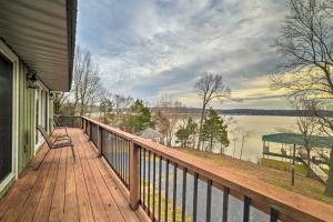 Barkley Breeze Waterfront