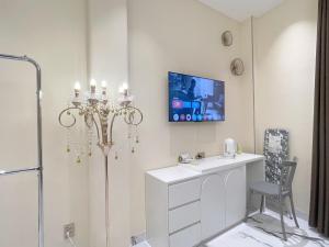 Luxury 5 bedrooms 7 beds townhouse in the city centre