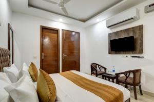 Mauryan Elite Hotel Qutab Minar Metro Station