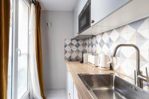 Relax in a Contemporary Designer Apartment