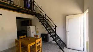 Duplex con patio y cochera, con aire acondicionado y vajilla completa en el centro de Choele Choel - Fortín Uno