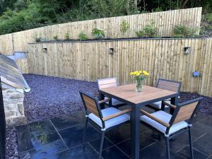Stunning Cottage near Aber Falls