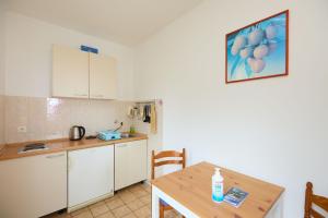 Holiday apartment in Saplunara with sea view, balcony, air conditioning, WiFi 5197-1
