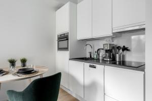 Elegant Studio on the Riverfront