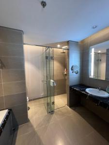 Luxury Apartment - Rooftop Swimming Pool - Beach Front - Hinata Apartment