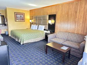 King Room room in Rodeway Inn & Suites Plymouth Hwy 64