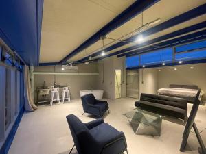 Minimalist loft blocks away from telmex