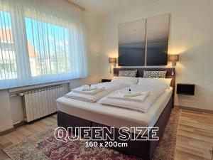 STAYaWHILE Apartment COMFORT nähe Herzzentrum, Bali Therme, Kurpark GOP, free Parking, Netflix, Boxspringbett, neues Duschbad
