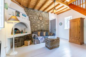 Maison traditionnelle grecque avec accès direct à la plage de Glysteri à pied