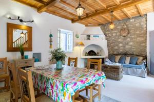 Maison traditionnelle grecque avec accès direct à la plage de Glysteri à pied