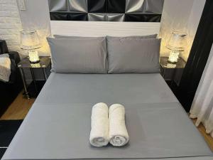 Budget Room at Acqua Private Residences in Mandaluyong - Rockwell & Pasig River view