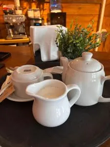 SpaBar Motel free parking drinks Breakfast available - Glenfield