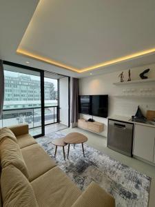 Modern 2-bed in the Iron Works