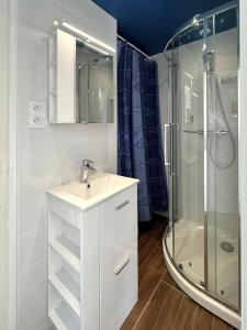 méridien situé proximité de la plage du men du