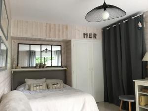 méridien situé proximité de la plage du men du