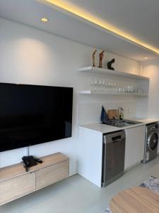 Modern 2-bed in the Iron Works