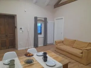 Maschera di Ferro appartamento in centro storico - 皮内罗洛