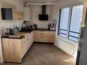 T2 récent, tout équipé et bel extérieur