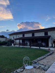 Maisons de vacances 23, Grande Rue, Patreville, Val D-Auge, Charente : photos des chambres