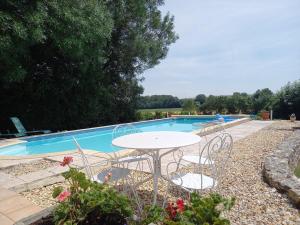 Maisons de vacances 23, Grande Rue, Patreville, Val D-Auge, Charente : photos des chambres