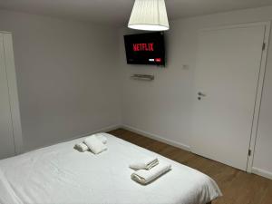 Damian Confort Zone - free parking - self check-in