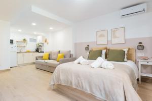 OceanBlue Suite Studio - Piscina